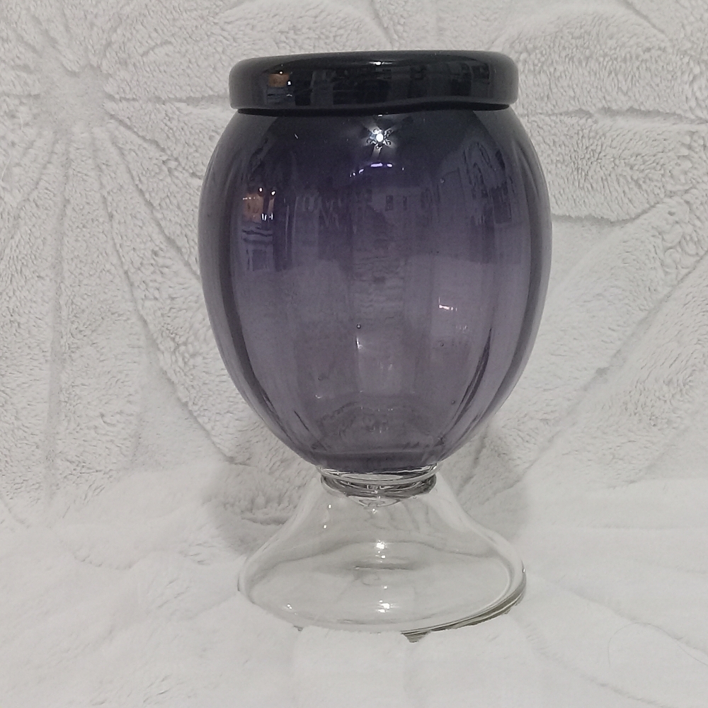 Elegant Purple Glass Vase w Pedistal
